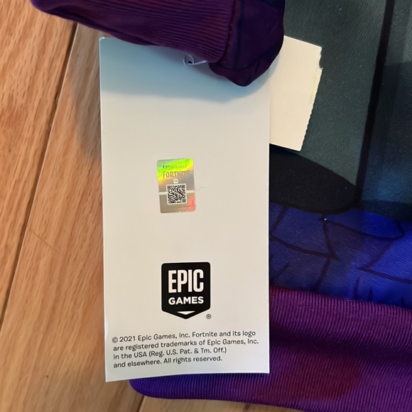 NEW Fortnite sweatshirt hoodie costume- Sz M - Picture 6 of 6